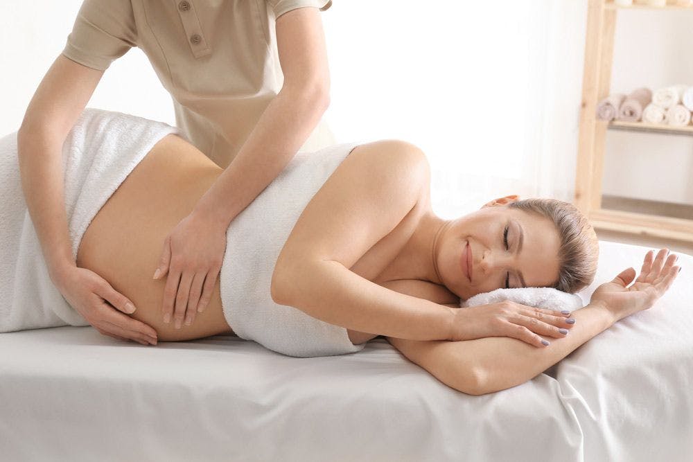 Pregnant women can relieve muscles and joints with message therapy.