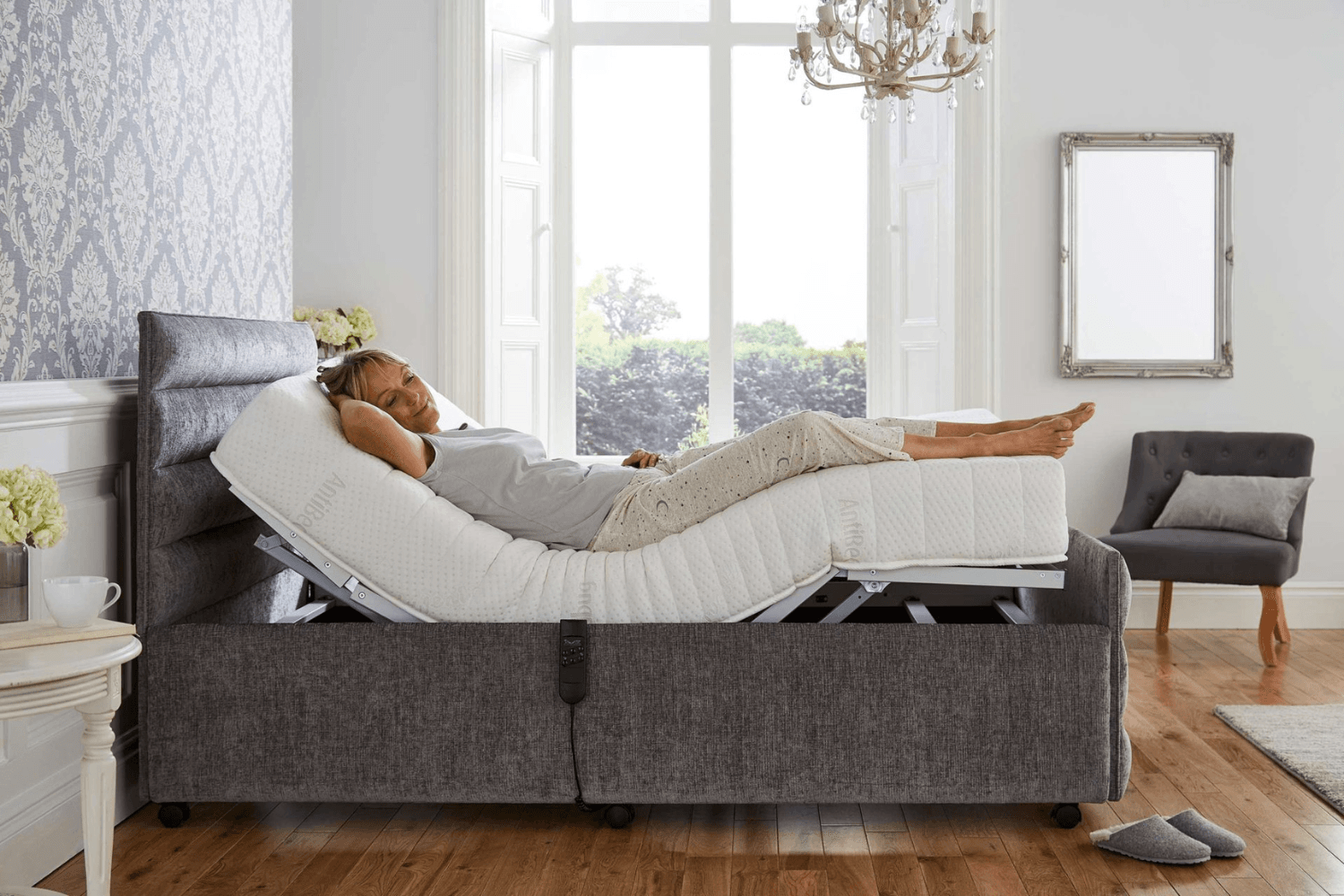 Adjustable bed reclining