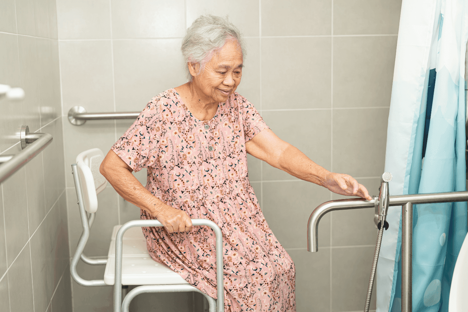 11 Essential Bathroom Aids for The Elderly | Oak Tree Mobility